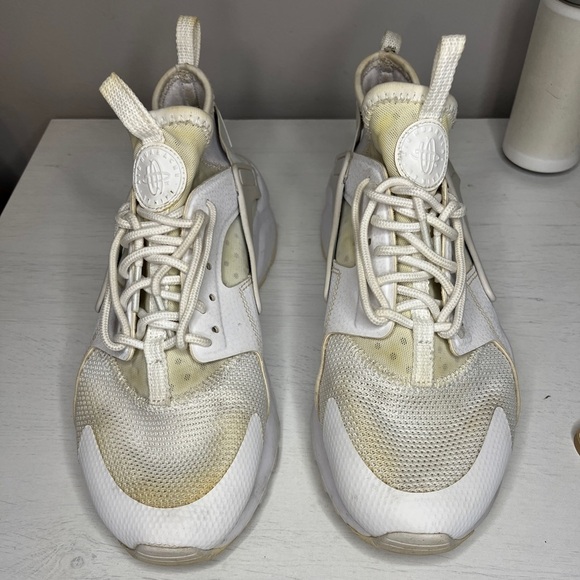Nike 6Y White on White Huarache Air Shoes, 8W- copy - Picture 4 of 9